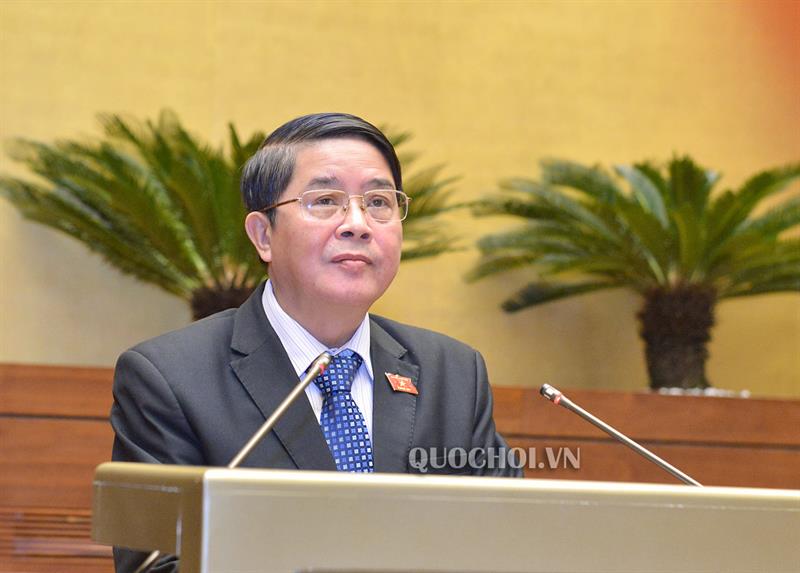 Chủ nhiệm Ủy ban Tài chính- Ngân sách Nguyễn Đức Hải trình bày Báo cáo thẩm tra