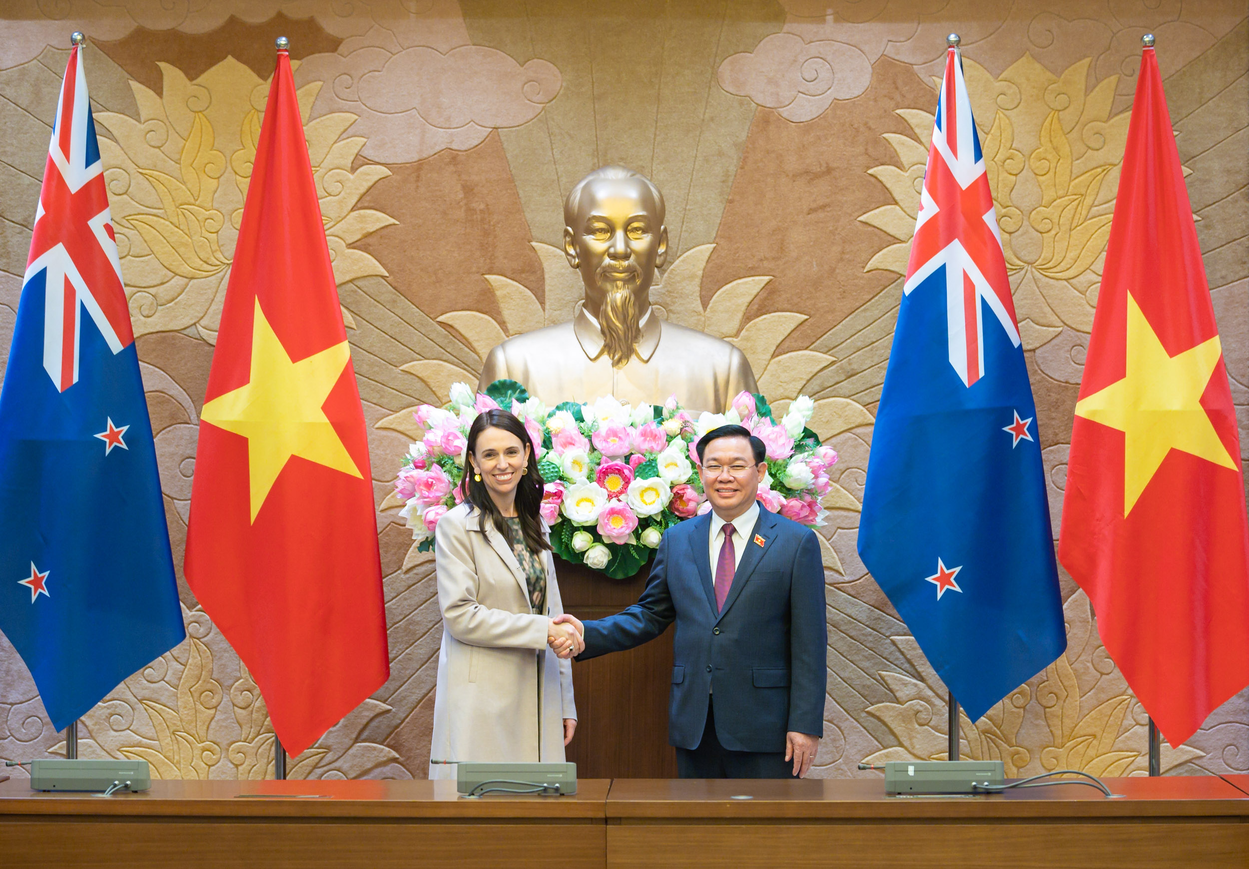 Chủ tịch Quốc hội Vương Đình Huệ và Thủ tướng New Zealand Jacinda Ardern nhân chuyến thăm chính thức Việt Nam ngày 14/11.