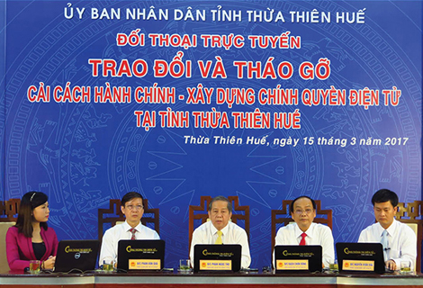 Chủ tịch UBND tỉnh chủ trì buổi đối thoại trực tuyến trên Cổng TTĐT tỉnh về CCHC - Xây dựng chính quyền điện tử