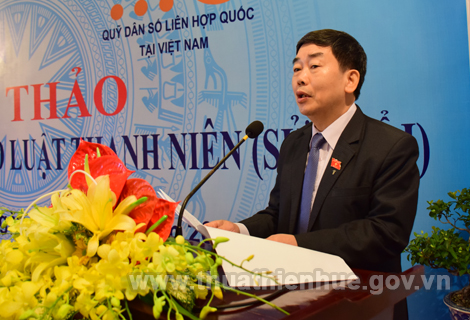 Phó Chủ nhiệm Ủy ban Văn hóa, Giáo dục, Thanh niên, Thiếu niên và Nhi đồng của Quốc hội Nguyễn Văn Tuyết phát biểu khai mạc hội thảo