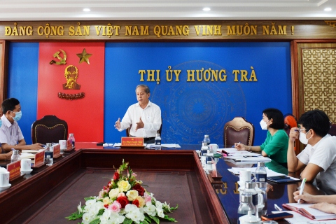 Phó Bí thư Thường trực Tỉnh ủy Phan Ngọc Thọ phát kết luận buổi làm việc