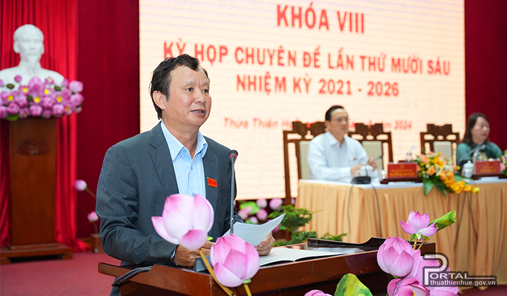 Chủ tịch HĐND tỉnh Lê Trường Lưu phát biểu chỉ đạo tại kỳ họp